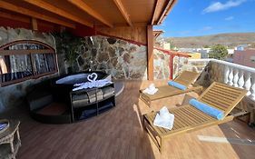 Chabela'S Seaview Penthouse & Spa